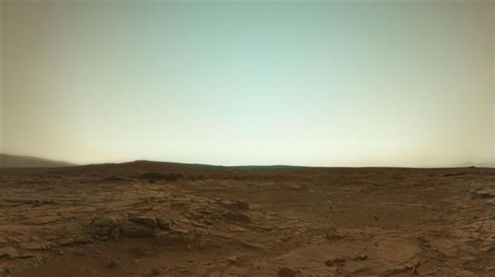 Полноценная цветовая гамма Марса, запечатленная беспилотным аппаратом Curiosity.